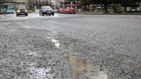Baches en la avenida Alcalde P�rez Ard�