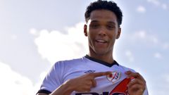 Etienne Eto'o recala en A Malata cedido por el Rayo Vallecano.