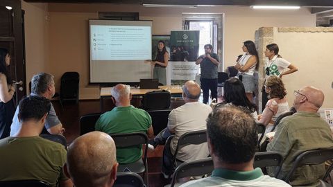 Imagen del taller celebrado en To�n.