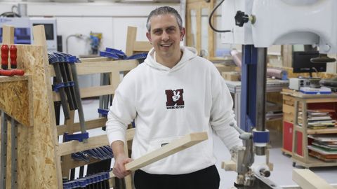 Tras formarse en las aulas del CIFP Ferrolterra  con un ciclo dual, Rub�n encontr� trabajo en Adera, la empresa en la que hizo las pr�cticas