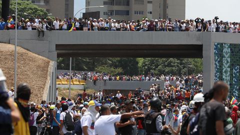 Opositores se manifiestan en las calles para expresar su rechazo al r�gimen de Maduro
