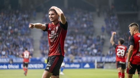 Panichelli celebra el gol que marcó al Real Oviedo
