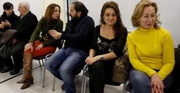 <span lang= es-es >Edilas en la ejecutiva provincial</span>. M�nica V�zquez y Mar�a Devesa, a la derecha de la imagen, faltaron ayer a la cita del grupo municipal y asistieron a la ejecutiva provincial el lunes.