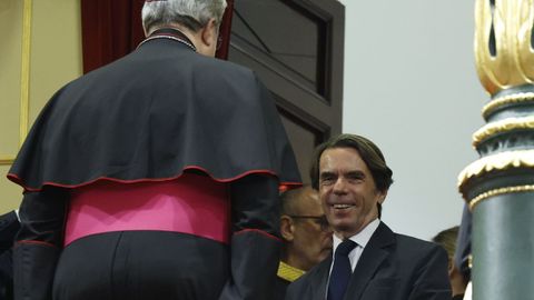 El expresidente Jos� Mar�a Aznar, a su llegada al Congreso este lunes