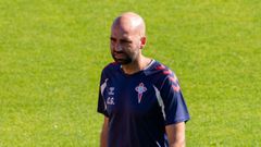 El entrenador del Celta, Claudio Gir�ldez, en un entrenamiento.