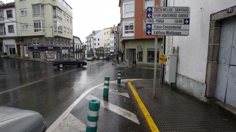 Sin anuncio en palas. Carteles de todo tipo, menos A-54. Los conductores que llegan a Palas no saben que a la derecha de la imagen se puede ir hacia la A-54.