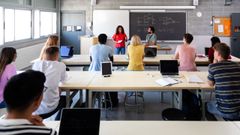 Quedarse en blanco y el miedo escénico son los principales retos de los estudiantes al hablar en público.