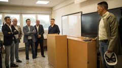 Rom�n Rodr�guez visit� con el alcalde Jos� Ram�n Romero el colegio Praia Xard�n. 