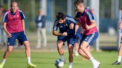 Arribas y Javi Fern�ndez, con Lolo al fondo, en El Requex�n