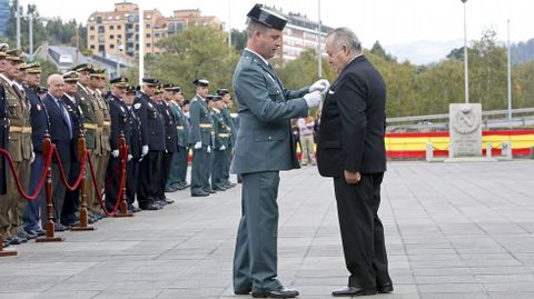 Fiesta de la Guardia Civil. Imposici�n de medallas