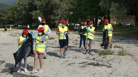 Programa Ludieduca de Jealsa y La Cruz Roja con motivo del d�a de los oc�anos en Barra�a y o Areal