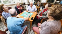 Partida de cartas, este viernes, en el Fogar dos Pensionistas de Malpcai 