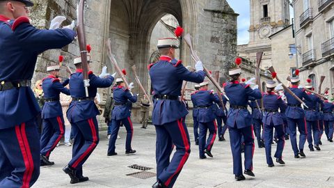 Desfile de la Guardia Real en Lugo