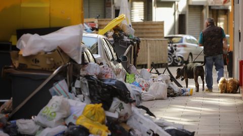 La basura continúa por las calles de A Coruña