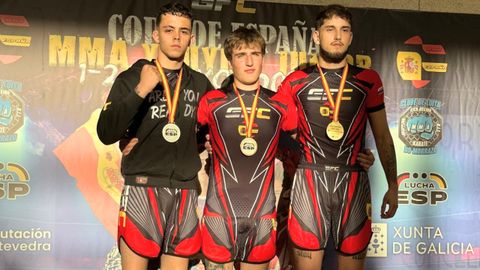Garc�a (primero por la izquierda), en el podio de la Copa de Espa�a.