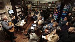 Presentaci�n de Desertos en la librer�a Porta da Vila