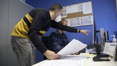 Dos de los polic�as locales de Santiago miembros del equipo de protecci�n a v�ctimas de violencia machista