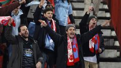 Aficionados del Celta, en la grada visitante del Peque�o Maracan�.