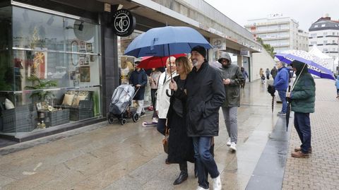 Ambiente de Jueves Santo con lluvias en Sanxenxo