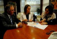 Isidro Caama�o, Ethel V�zquez y Zaira Rodr�guez, reunidos ayer. 