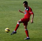 David L�pez controla un bal�n durante el entrenamiento de ayer en el �ngel Carro. 