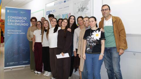 Alumnos e docentes do instituto de Baio que participan neste proxecto de mobilidade