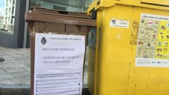 Contenedor marr�n exclusivo para restos de personas infectadas con COVID-19