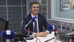 Borja Verea, l�der del PP de Santiago, ayer en el estudio de Radio Voz.