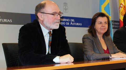 El director general de Desarrollo Rural y Agroalimentaci�n, Jes�s Casas, y la consejera Mar�a Jes�s �lvarez.El director general de Desarrollo Rural y Agroalimentaci�n, Jes�s Casas, y la consejera Mar�a Jes�s �lvarez