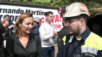 La diputada Delia Campomanes (IU) y el representante de los mineros de Mina Miura, Jos� Mar�a P�rez. 
