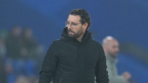 El t�cnico del Getafe, Jos� Bordal�s, durante el partido de este domingo frente al Celta.
