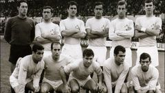 Abel, sentado en el centro con el Celta de la temporada 1965/1966