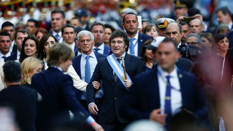 De izquierda a derecha, Sandra Pettovello, Victoria Villarruel, Mariano C�neo Libarona, Javier Milei, Patricia Bullrich y Guillermo Francos.