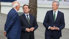 El presidente de la Xunta, Alfonso Rueda, junto al ministro de Exteriores, Jos� Manuel Albares, y el alto representante de la UE para Asuntos Exteriores, Josep Borrell