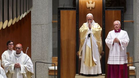 Le�n XIV durante la misa en la Sagrada Familia.