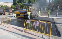 Construcci�n de un lombo, con la elevaci�n del paso de patones, en la calle Reina Victoria. 