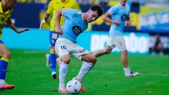 El jugador del Celta Fortuna Adri� Capdevila, durante el partido frente al C�diz.