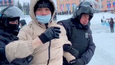 M�s de un millar de personas volvieron a protestar este viernes en Uf�, capital de la rep�blica rusa de Bashkiria.