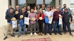 En la fotograf&iacute;a, los integrantes de la delegaci&oacute;n de Ibiza y Formentera con los representantes locales. 
