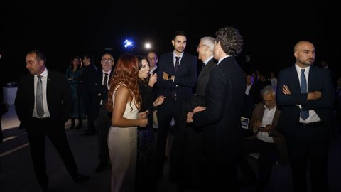 Un momento de corrilo tras la gala
