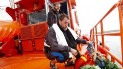 Frqnc�s rescatado en Foz por la lancha  Salvamar Alioth  cuando practicaba kate surf en Foz, ya en el puerto de Burela.