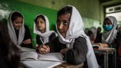 Imagen de archivo de una clase de niñas afganas antes de la toma de Kabul por parte de los talibán.