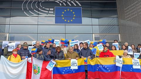 La delegacin del PP en Parlamento europeo se concentr en Bruselas con un grupo de venezolanos residentes en Blgica