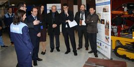 El centro de A Cabana acoge las jornadas tecnol�gicas.