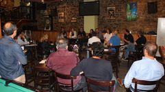 Un momento del encuentro del grupo municipal de XsP en El Cafetal