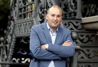 Miguel Tellado, el viernes, cuando salieron las listas del PP, frente al palco de la m�sica del Cant�n.