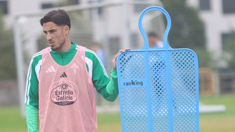Unai Ropero en un entrenamiento de esta pretemporada en A G&aacute;ndara.