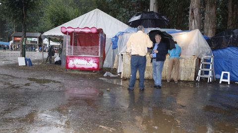 El mal tiempo acompa�� a los que festejaron Naseiro en Viveiro.