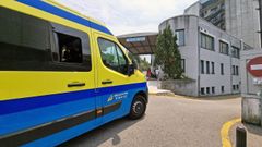 Foto de archivo de una ambulancia en el servicio de Urgencias de Montecelo