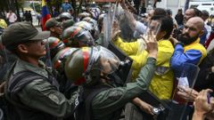 La oposici�n denuncia un �golpe de Estado� de Maduro en Venezuela